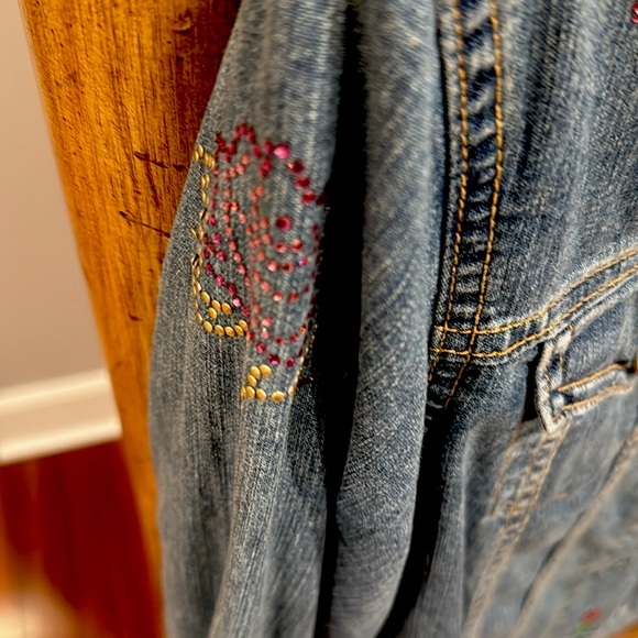 Gap denim jean jacket with various iron decals. - Picture 4 of 5
